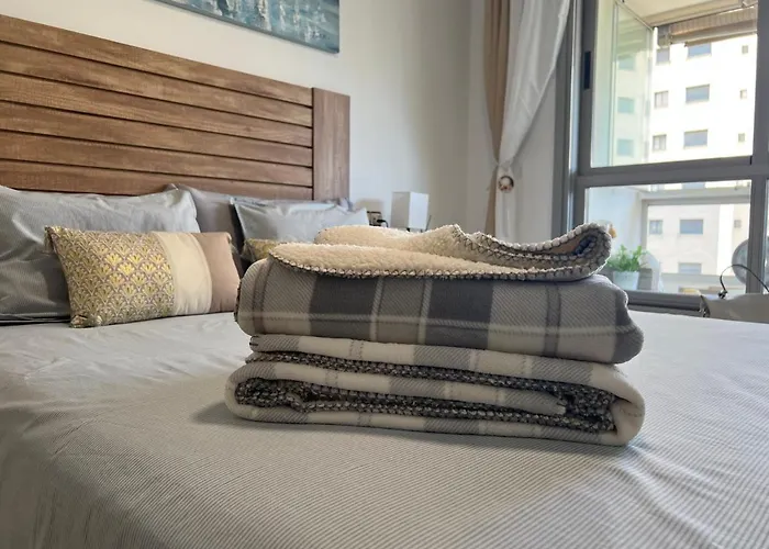 Edificio Coruna Cala De Finestrat. Luxury Apt. アパート ベニドルム