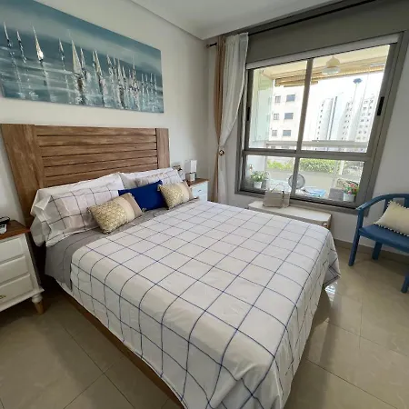 Edificio Coruna Cala De Finestrat. Luxury Apt. בנידורם